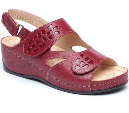 סדנלים בצבע בורדו - סנדלי נוחות של נעלי מורן